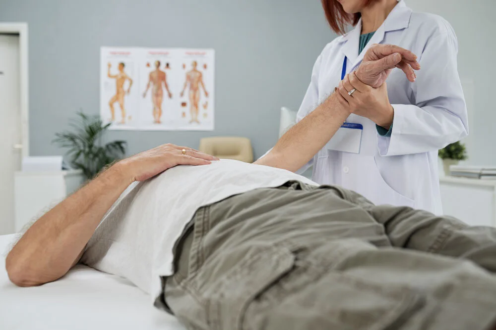 Felç Geçiren Hastalarda Evde Doktor ve Fizik Tedavi Süreci Nasıl Planlanır?