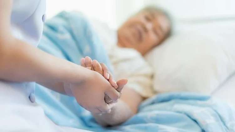 Parkinson Hastalarında Evde Sağlık Kontrolü Neden Gereklidir?